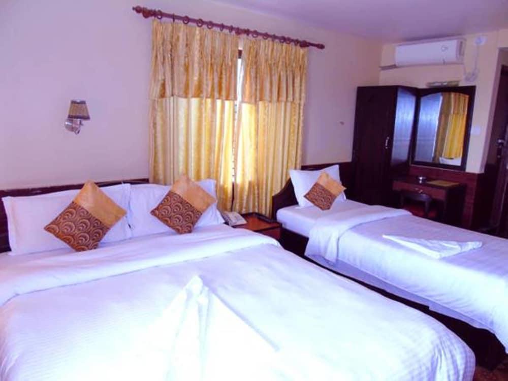 Hotel Trip Покхара Экстерьер фото