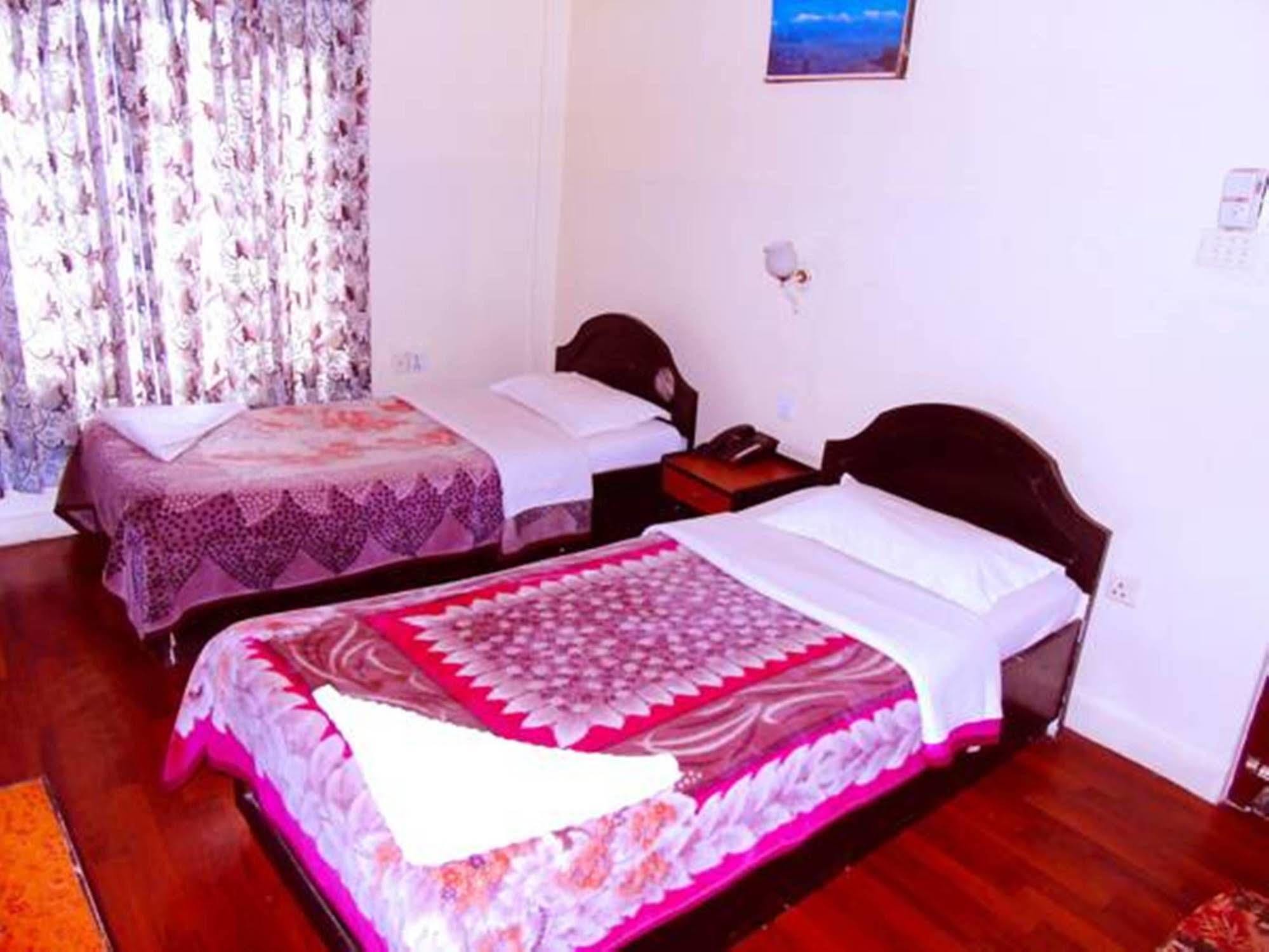 Hotel Trip Покхара Экстерьер фото