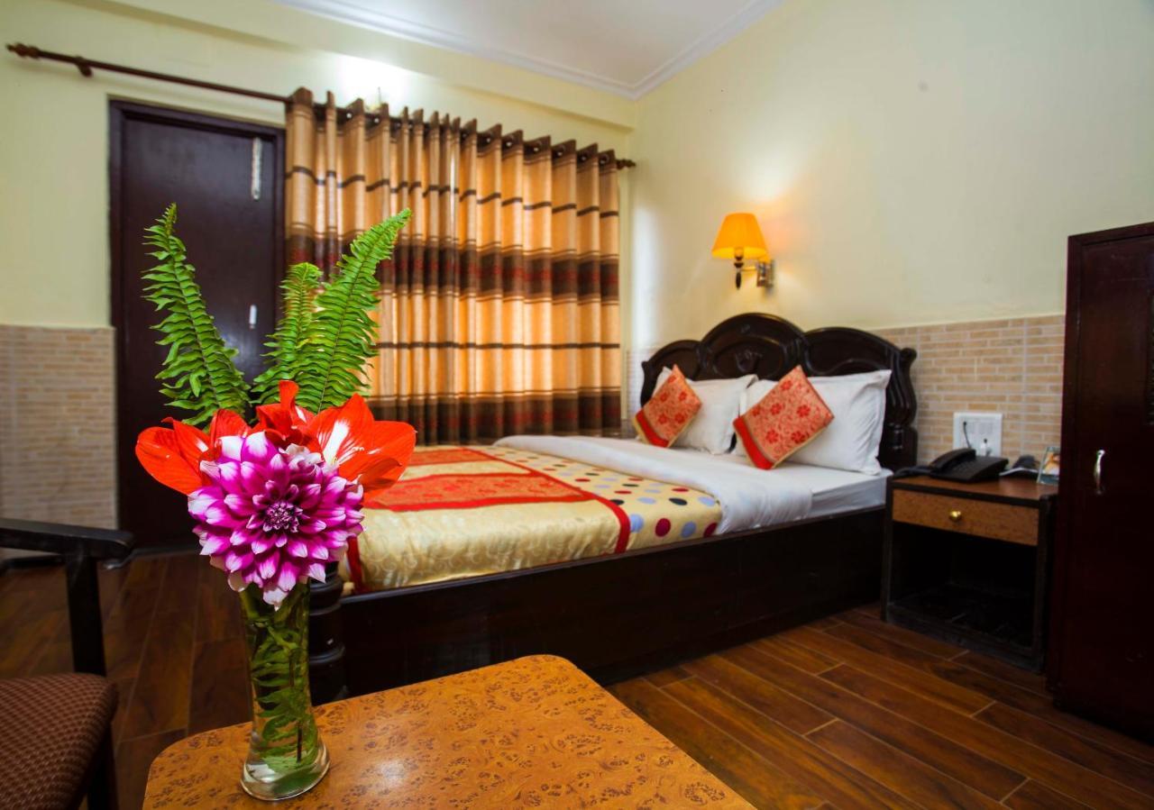 Hotel Trip Покхара Экстерьер фото